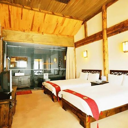 Golden Waterfront Inn Lijiang  Exterior photo