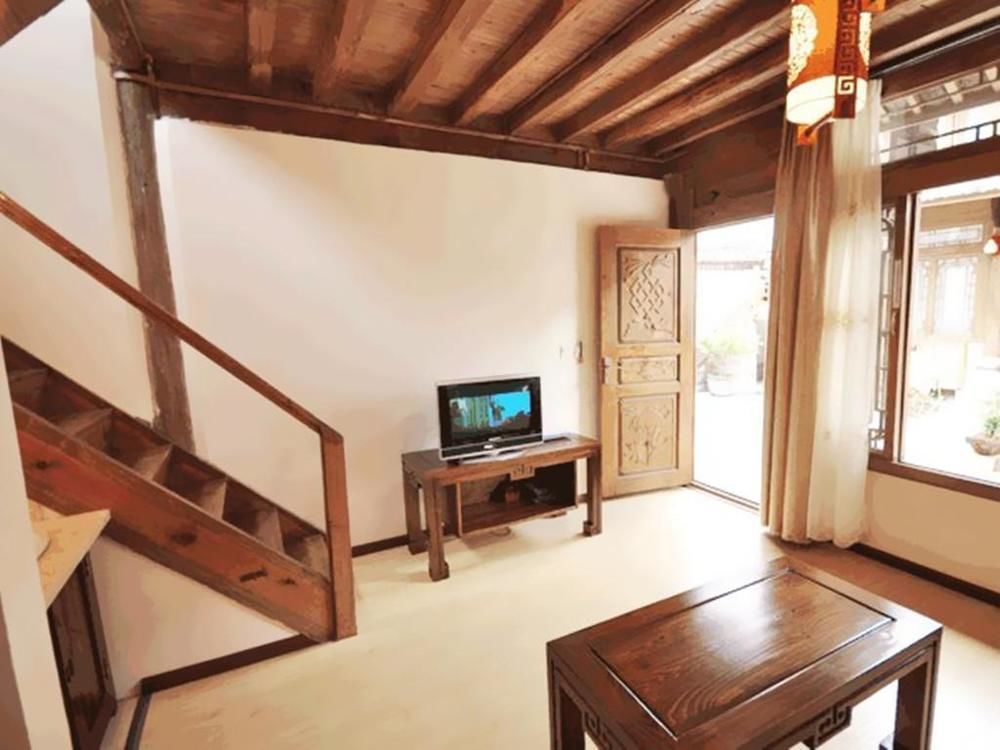 Golden Waterfront Inn Lijiang  Exterior photo